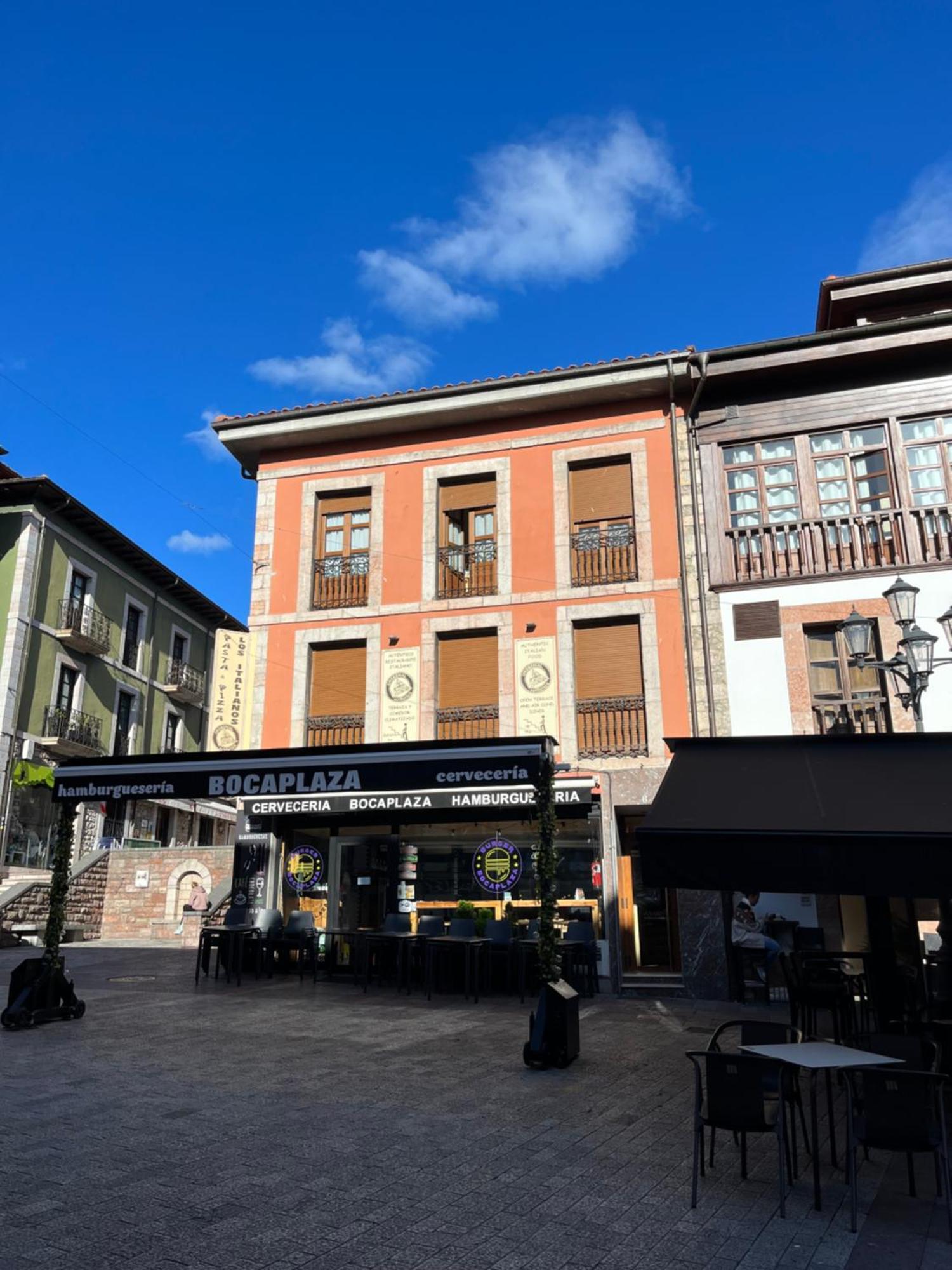 Apartamentosarturo Llanes Laplaza Atico Centrico Exteriör bild